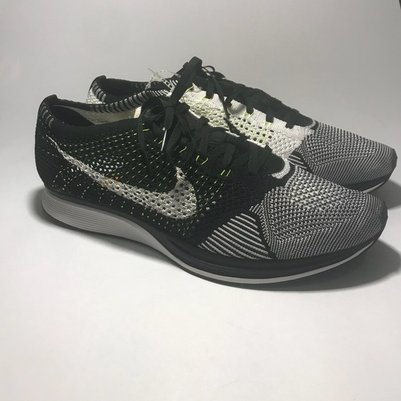 Nike Flyknit Racer Black White Volt - Picture 3 of 3